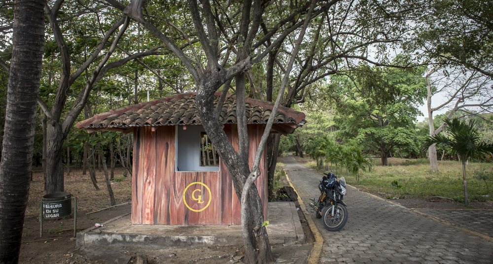 La finca La Sobriedad, de Chico López, tiene un camino de adoquines que lleva a las construcciones de la propiedad de varias manzanas. En ella hay una hacienda, una suerte de zoológico, un estable, cultivos y otras construcciones. LA PRENSA / Óscar Navarrete.