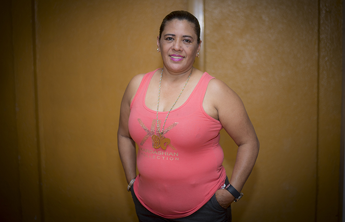 Lucila Galeano dio a luz a uno de sus hijos en medio de la guerra de los años ochenta. Ella afirma no arrepentirse de haber pasado su adolescencia en la guerra. LA PRENSA/ ÓSCAR NAVARRETE