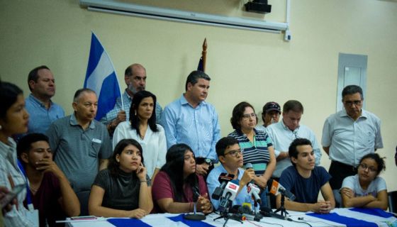 Los sectores que participarán en el diálogo nacional reiteraron su petición al Gobierno para cesar todo tipo de agresiones contra la población en Nicaragua. LA PRENSA/ CARLOS VALLE