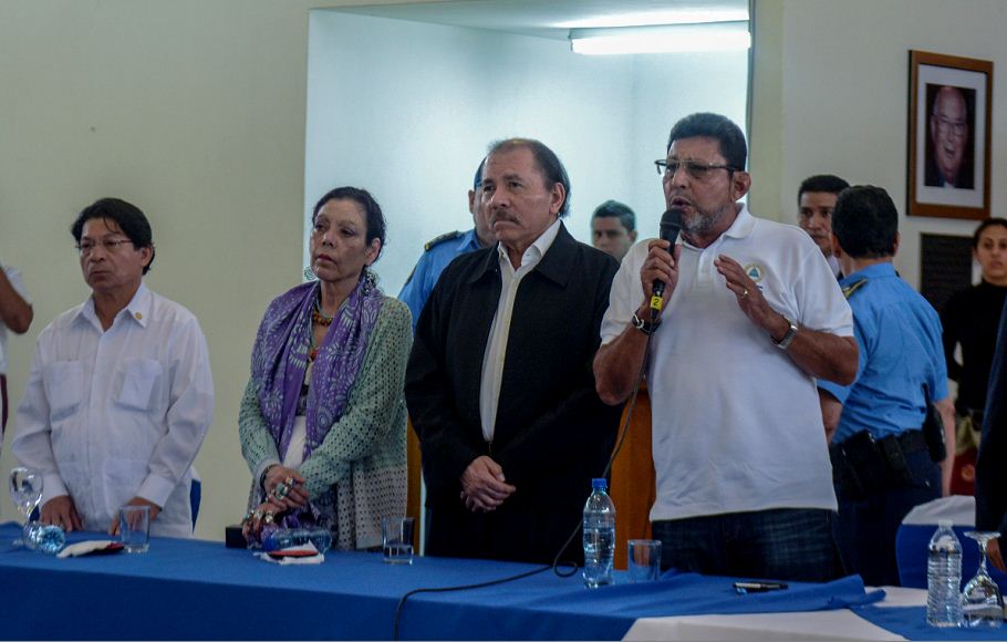 Bayardo Arce durante su participación en el diálogo nacional fue mandado a callar por el obispo Rolando Álvarez. Pretendía enfocarse en temas relacionados al INSS. LA PRENSA/CARLOS VALLE