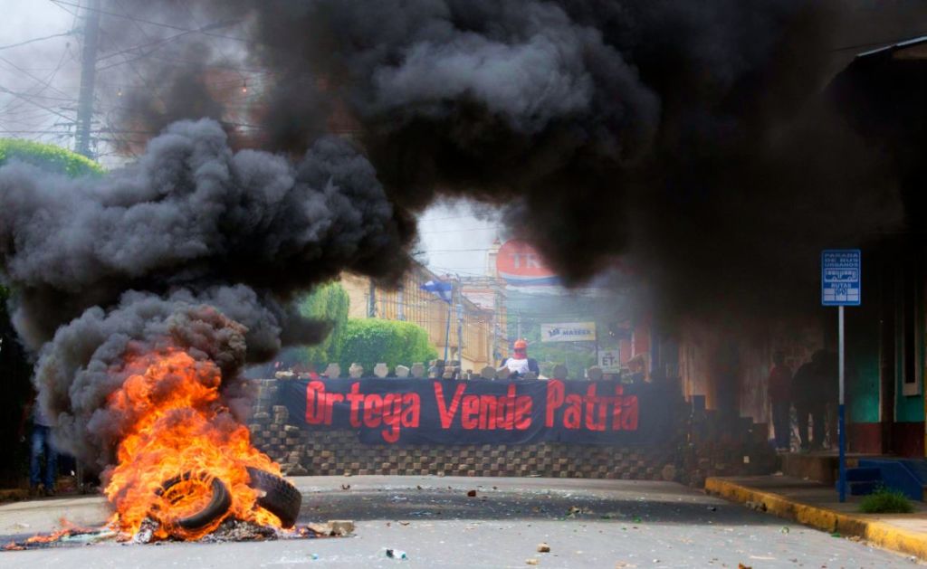 Daniel Ortega, dictadura, #SOSNicaragua, protesta, represión, Somoza