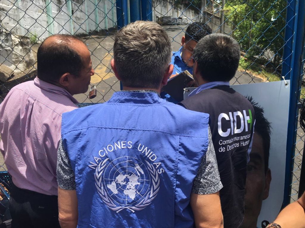 Miembros del Mecanismo Especial de Seguimiento para Nicaragua (Meseni), de la CIDH en una visita a El Chipote. LA PRENSA/ CORTESÍA