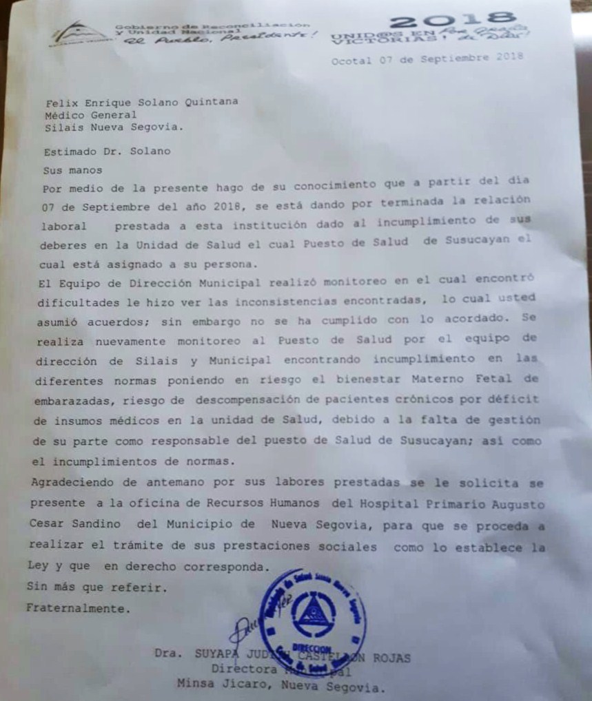 Esta es la carta de despido que la tarde de este viernes le fue entregada por la directora del hospitalito del municipio de Jícaro, en el departamento de Nueva Segovia. LA PRENSA/ WILLIAM ARAGÓN