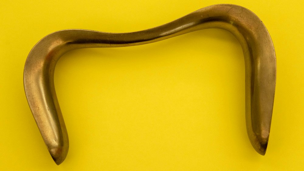 Este es un espéculo del siglo XIX, uno de los tantos objetos raros usados en la atención a mujeres. Phil Coomes / BBC
