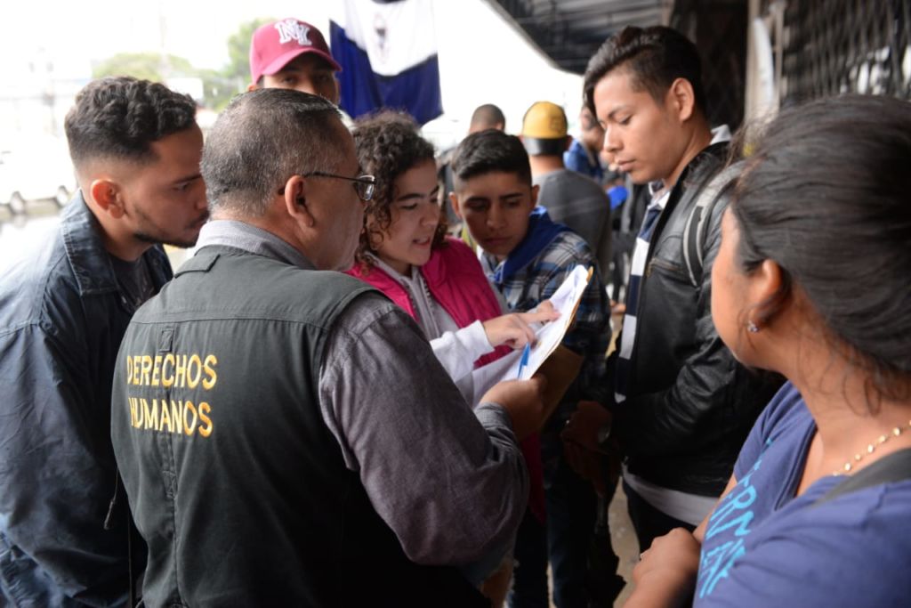 El secretario de la ANPDH, Álvaro Leiva, gestiona apoyo a los nicas refugiados en Costa Rica. LA PRENSA/ MANUEL ESQUIVEL