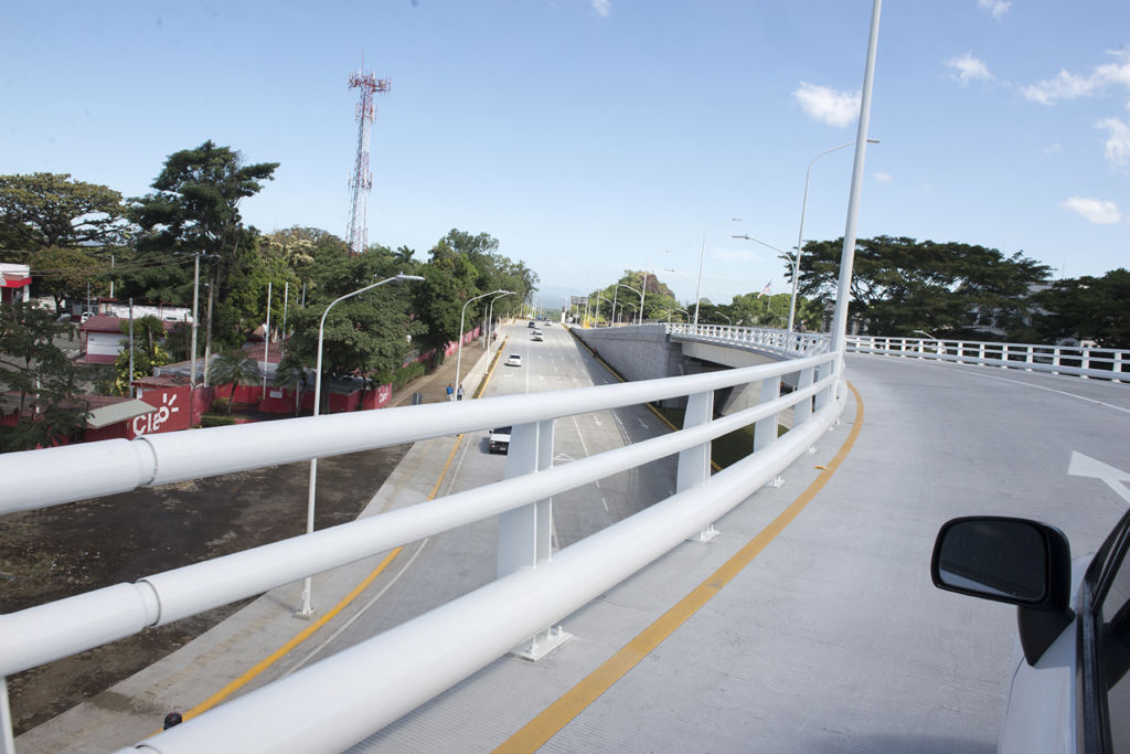 Paso a desnivel Las Piedrecitas