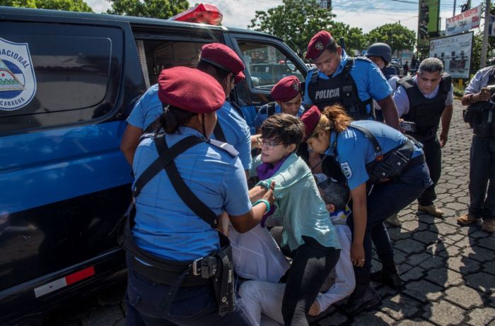 La represión y detenciones ilegales de la Policía en Nicaragua se recrudecieron. LA PRENSA/ ÓSCAR NAVARRETE