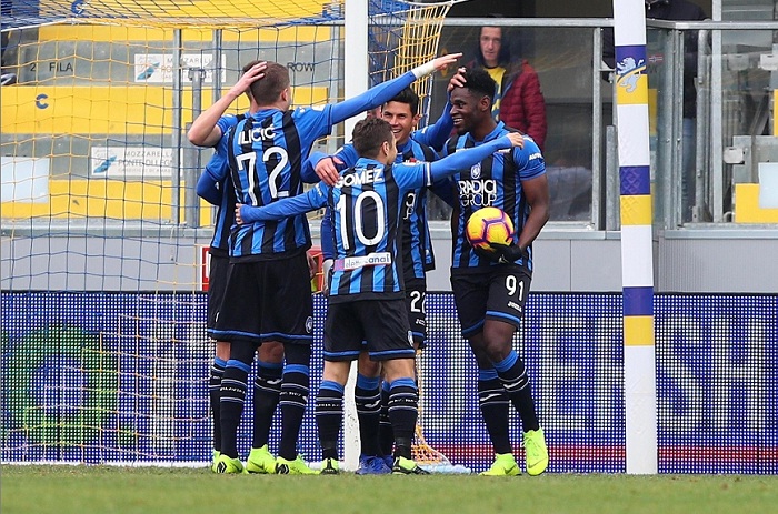 El colombiano Duván Zapata marcó tres goles para el Atalanta este domingo en la Serie A italiana. LA PRENSA/EFE/EPA/FEDERICO PROIETTI