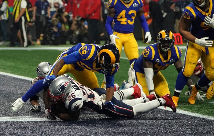Sony Michel (26) anotó el único touchdown del Super Bowl 53, ganado por los Patriots a los Rams. LA PRENSA/AFP / TIMOTHY A. CLARY