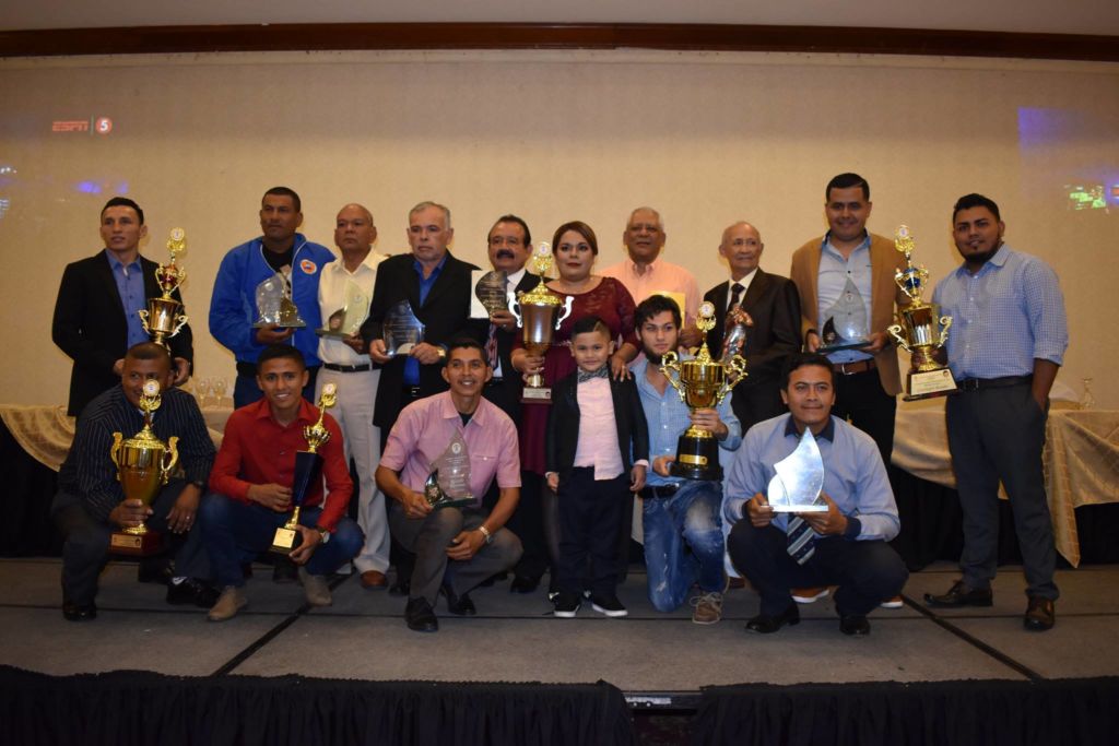 Los mejores atletas, promotores, peleas, arbitros, jueces, periodistas, entre otros, del boxeo profesional en Nicaragua del 2018. Foto Cortesía Bayron Saavedra.