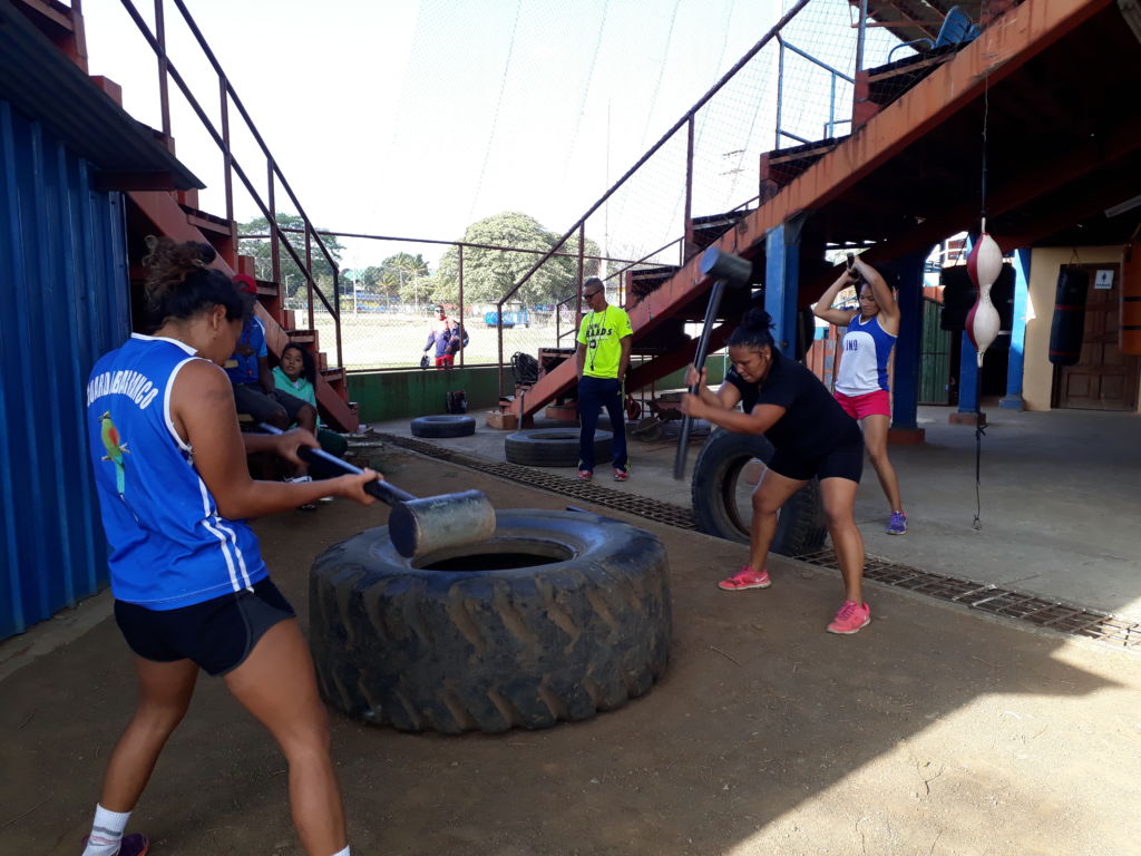 Un total de cinco mujeres conforman la Selección Nacional de Boxeo. Foto Rosa Membreño.