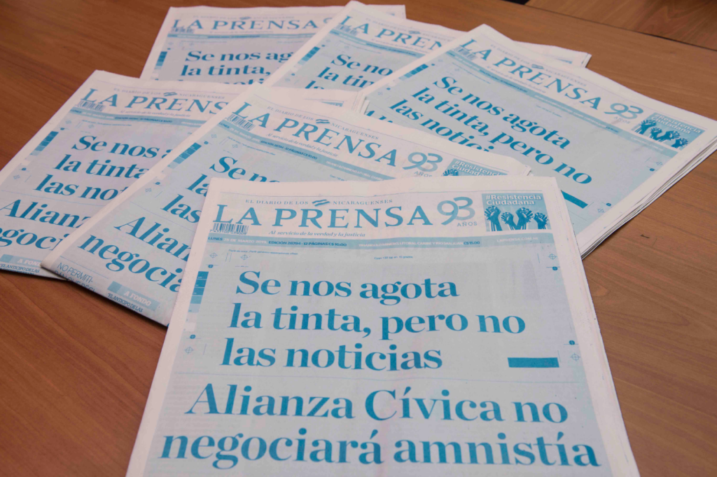 Portada de LA PRENSA a un solo color en protesta por el bloqueo aduanero impuesto por la dictadura de Daniel Ortega. LA PRENSA/ ÓSCAR NAVARRETE