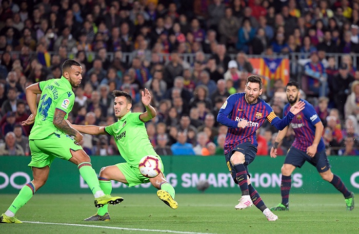 Lionel Messi anotó el gol con el que el Barcelona venció al Levante este sábado. LA PRENSA/AFP