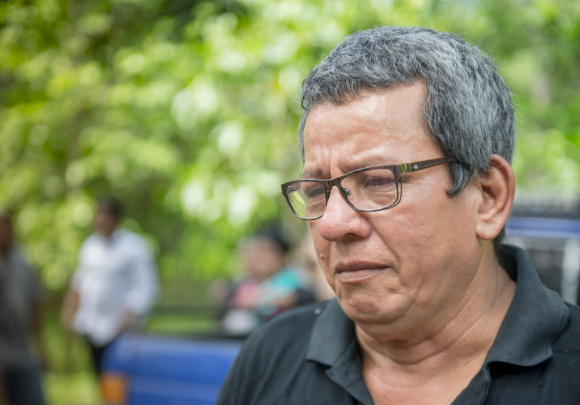Cándido Reyes, trabajador del Estado encontró a el cuerpo de su hijo en Medicina Legal. Había sido reportado desaparecido el 30 de mayo. Su cuerpo presentaba un impacto de bala. LA PRENSA/Archivo
