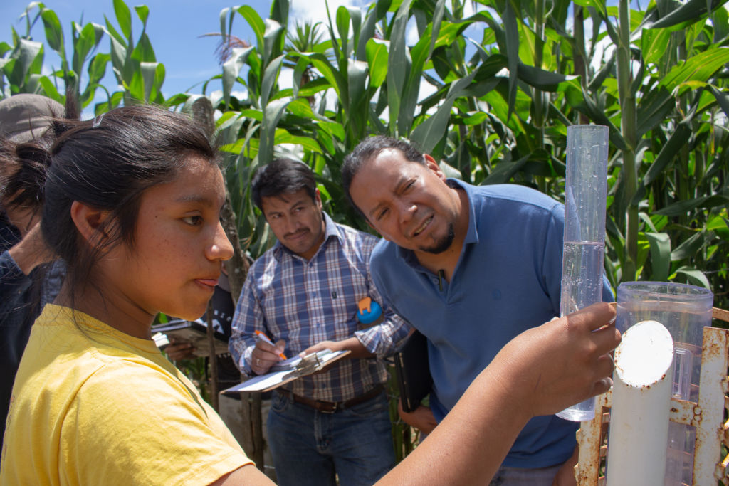 Gracias al apoyo del Centro Humboldt hoy en Nicaragua hay unas 300 estaciones donde se observan los cambios climáticos. LA PRENSA/Cortesía