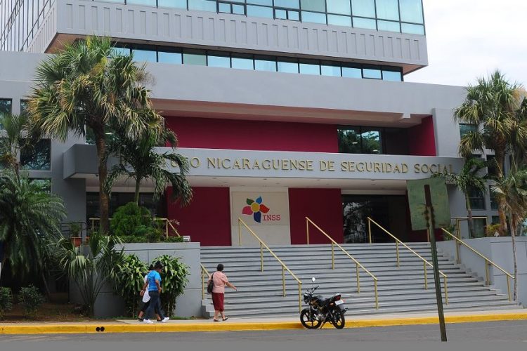 crisis del INSS