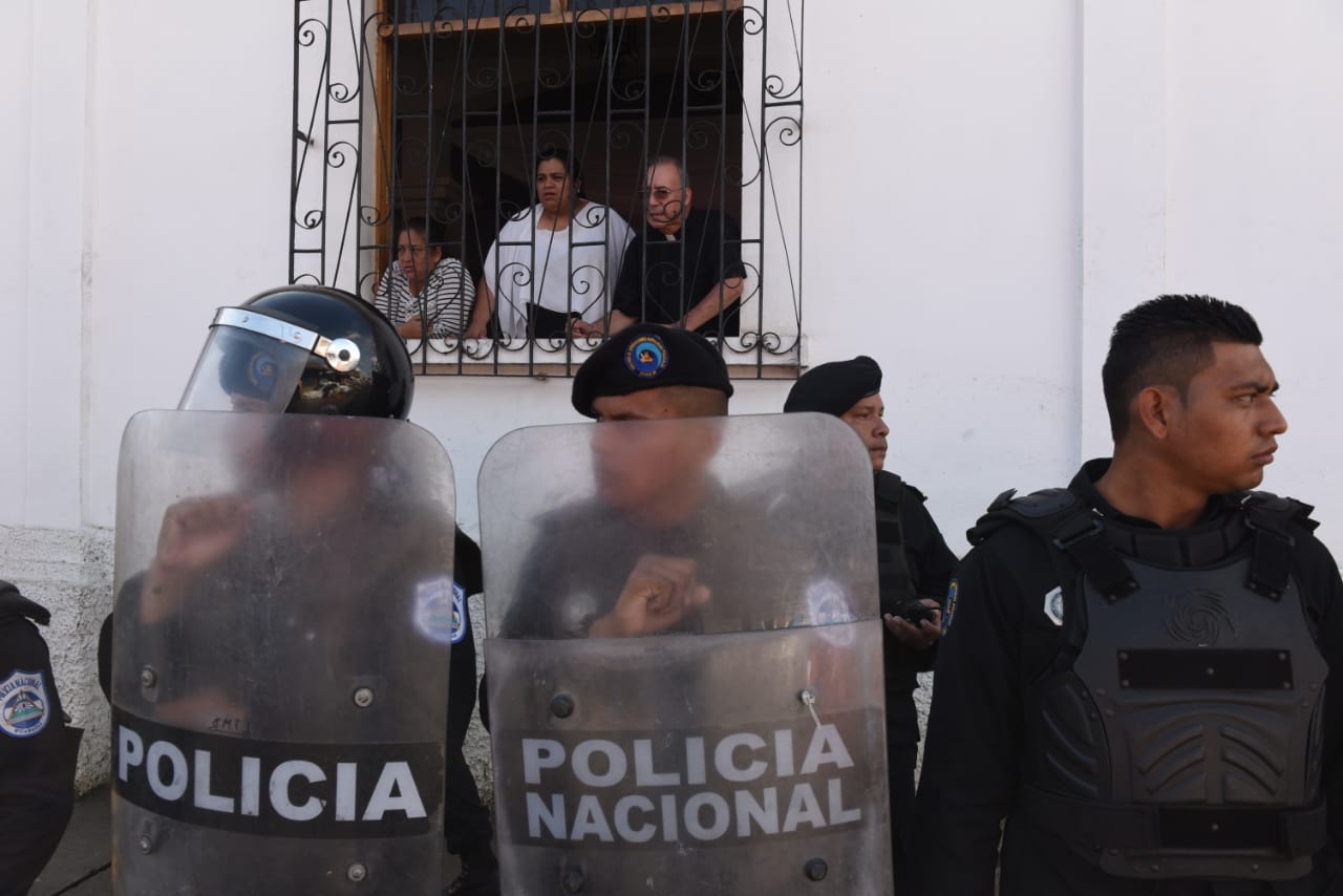 Masaya, policía, asedio