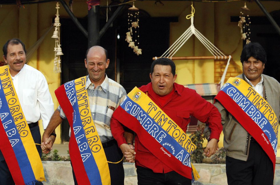 Daniel Ortega, el cubano Carlos Lage, Hugo Chávez y Evo Morales, posan para la foto oficial del ALBA (Alternativa Bolivariana para las Américas) 29 de abril de 2007. LA PRENSA/ JORGE SILVA REUTERS