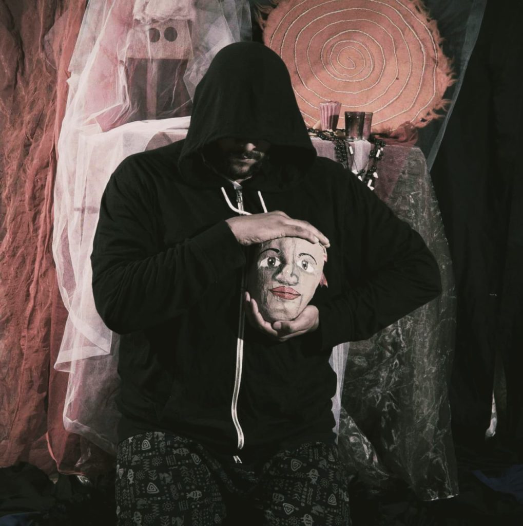El actor y director artístico de esta agrupación teatral, Nabucodonosor Ganímedes. LA PRENSA/Cortesía