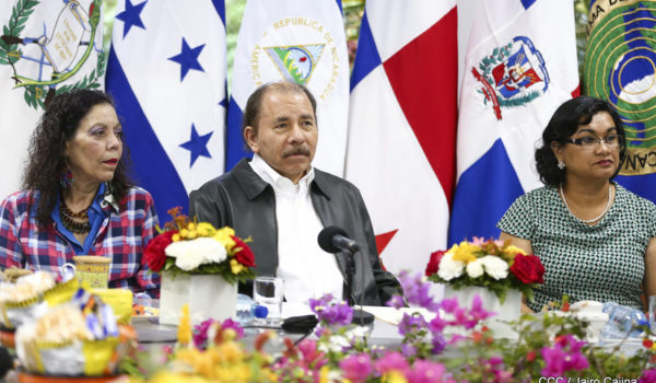 Ministra, salud, coronavirus, destitución