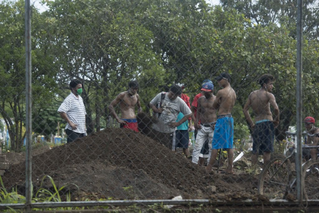 pandemia, cementerio ciudad sandino,. nicaragua