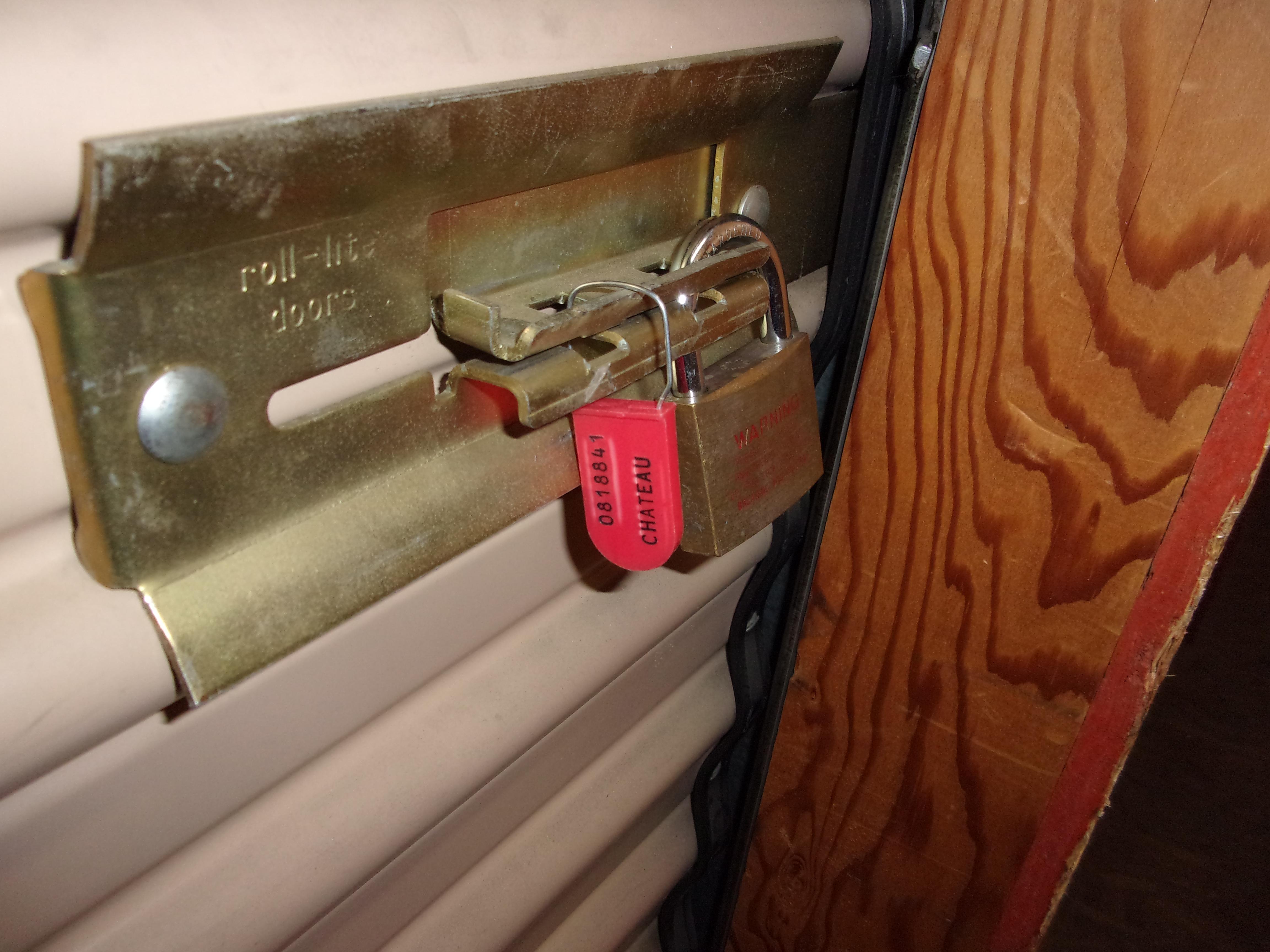 Storage auction 8960 at US Storage Centers Charleston