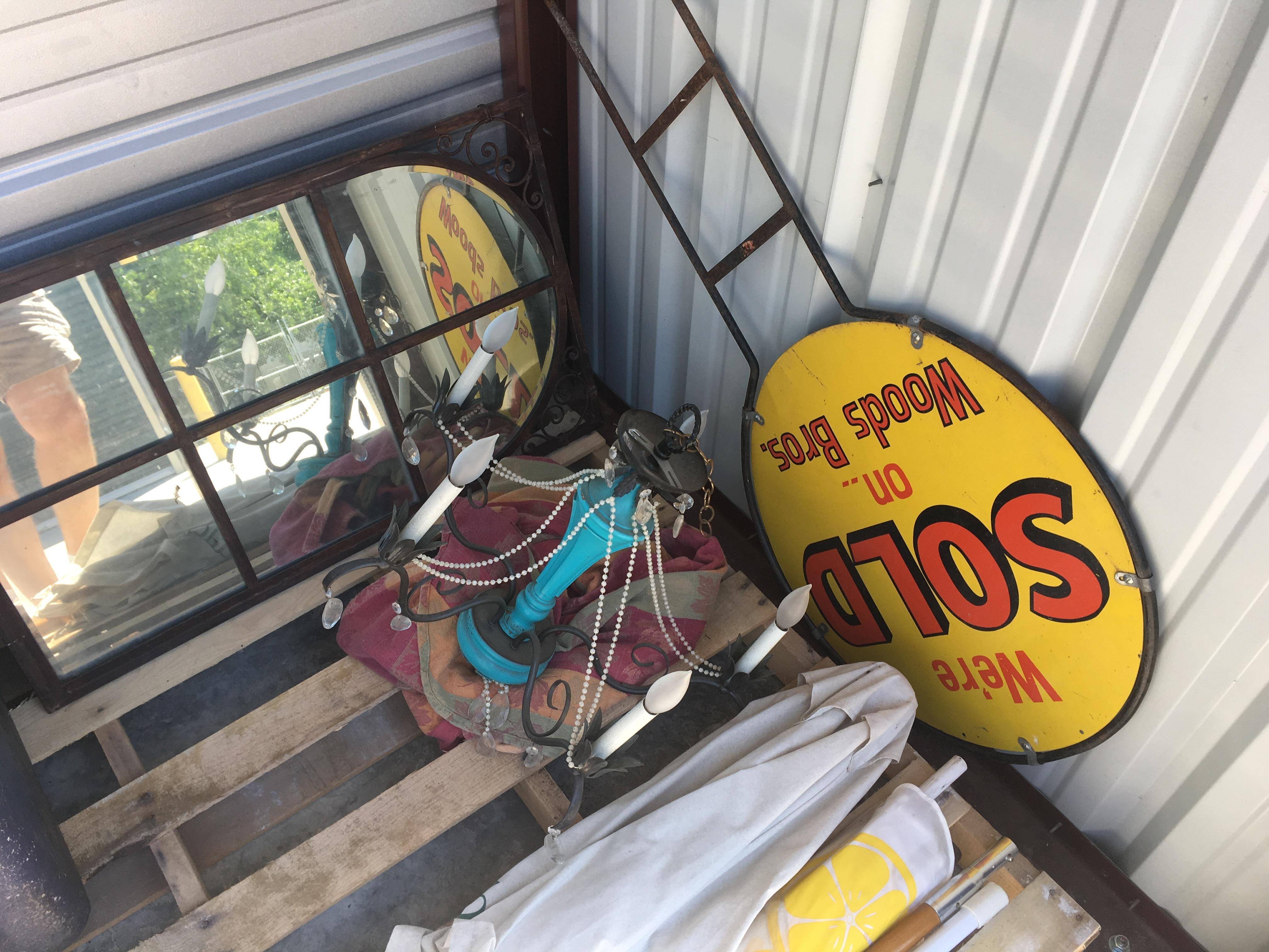 Storage auction 10112 at Lincoln Self Storage