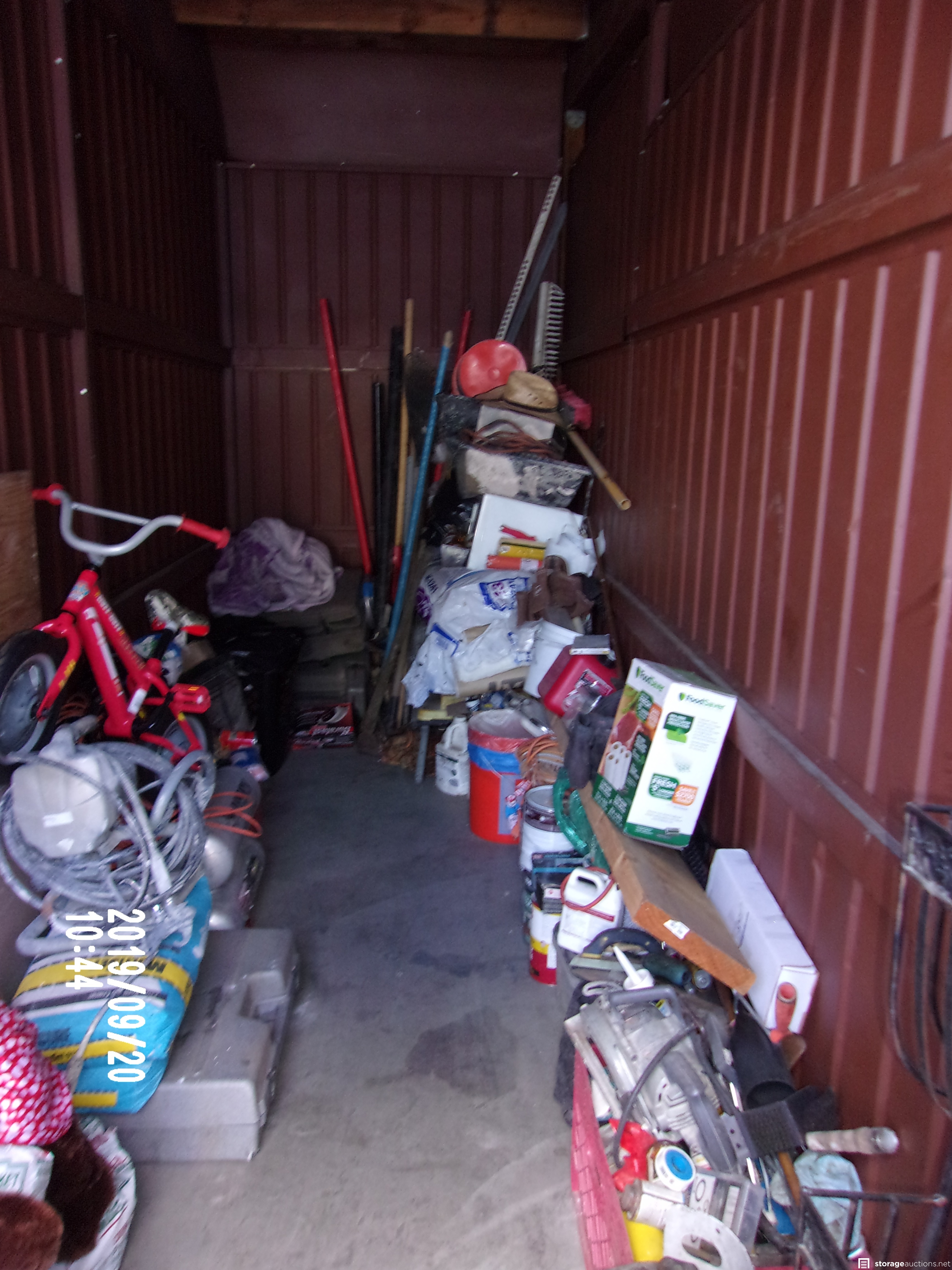 Storage auction 11533 at US Storage Centers Long Beach