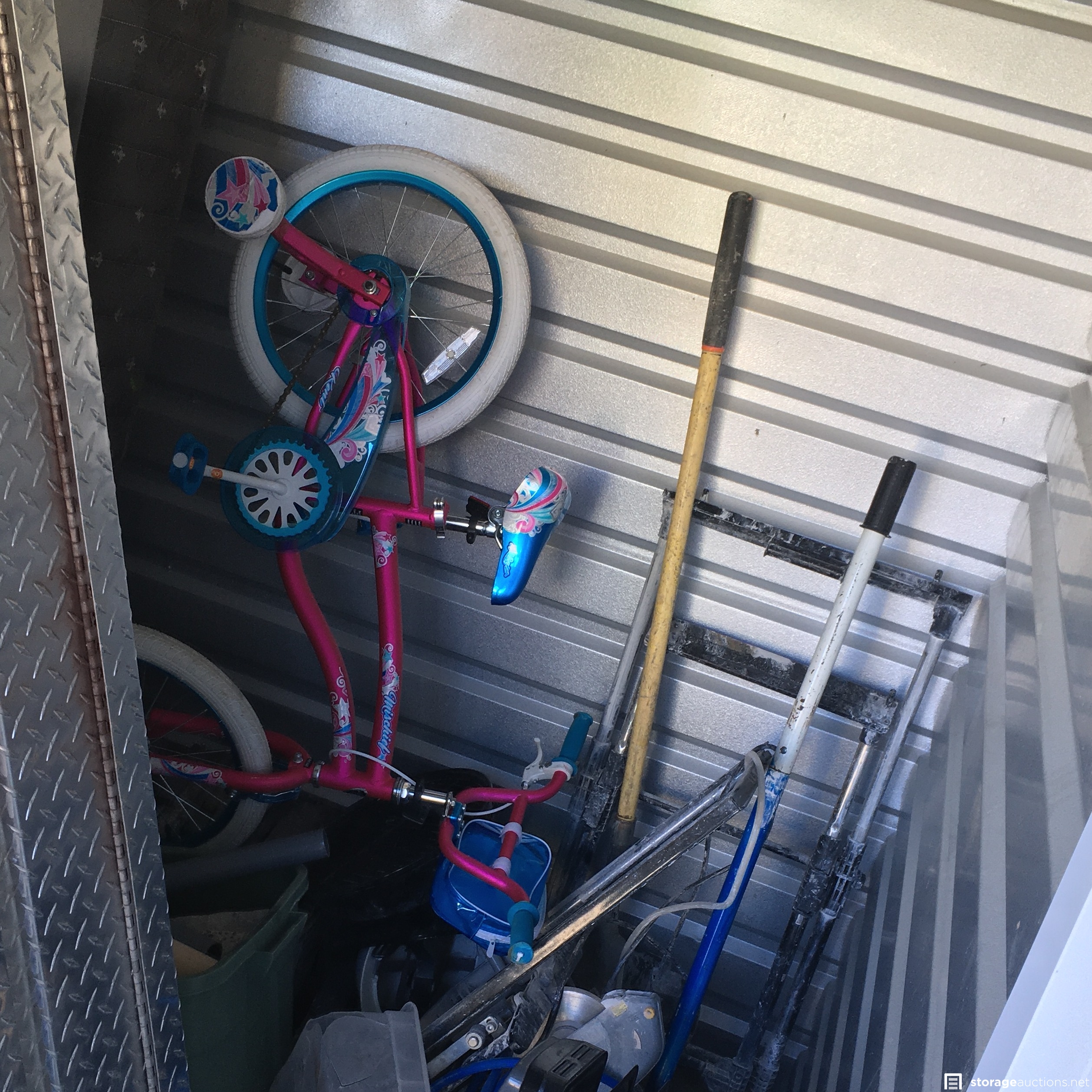 Storage auction 14829 at LockBox Storage Waukee