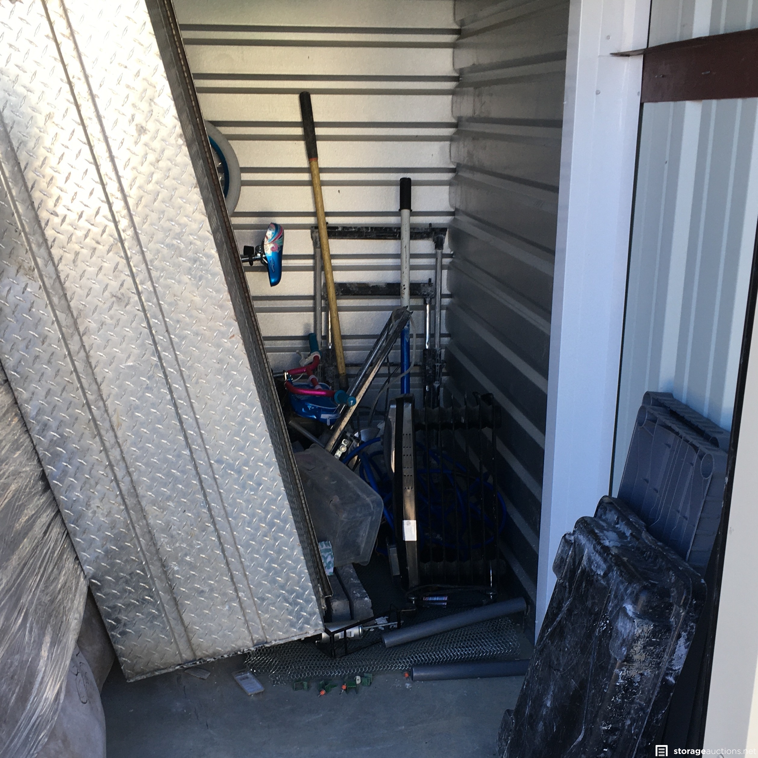 Storage auction 14829 at LockBox Storage Waukee