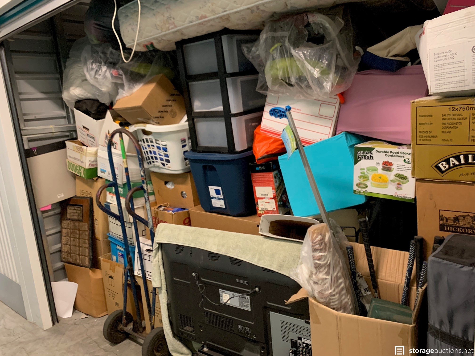 Storage auction 14834 at US Storage CentersCarson Street