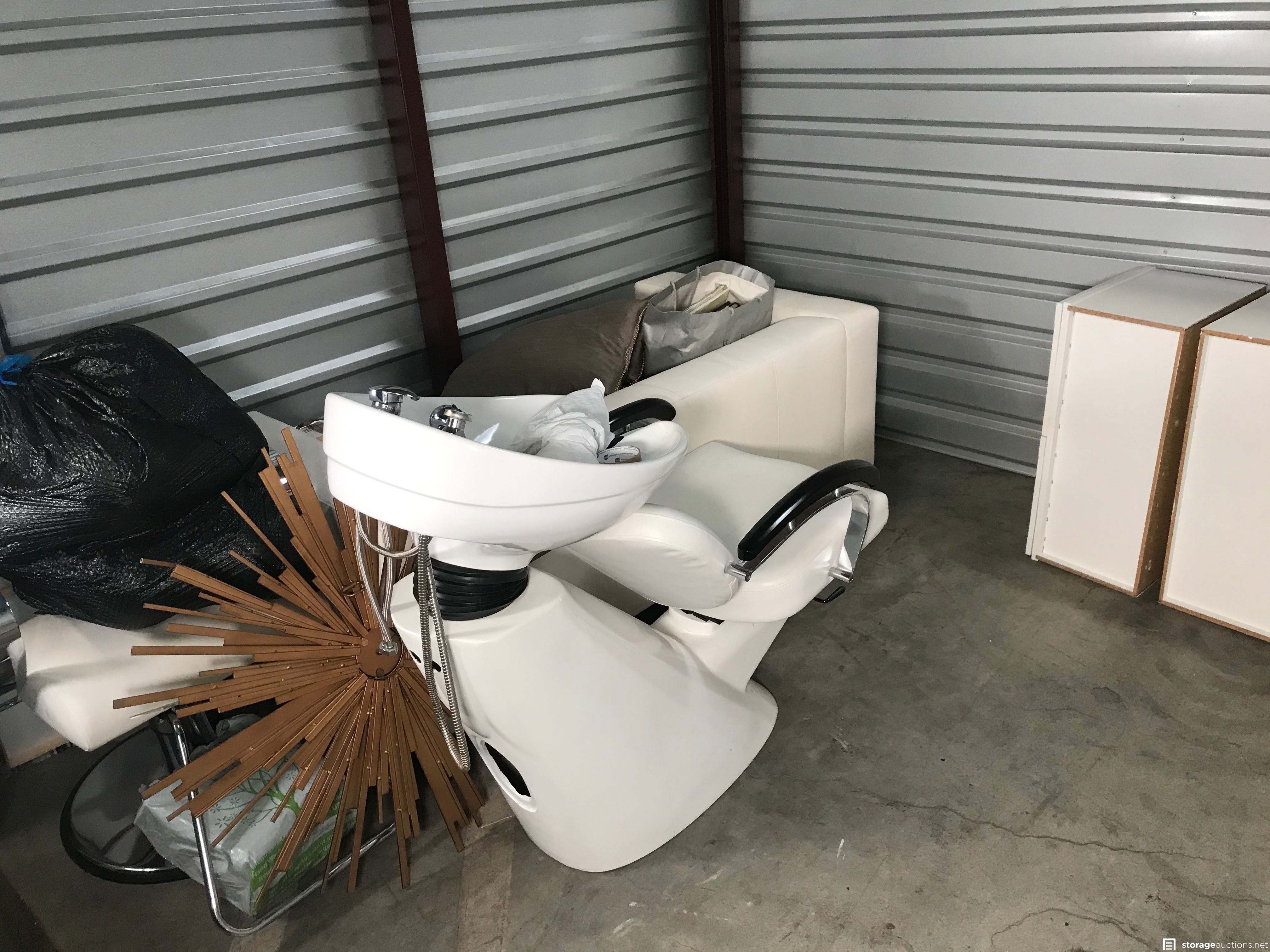 Storage auction 17410 at Price Self Storage La Brea