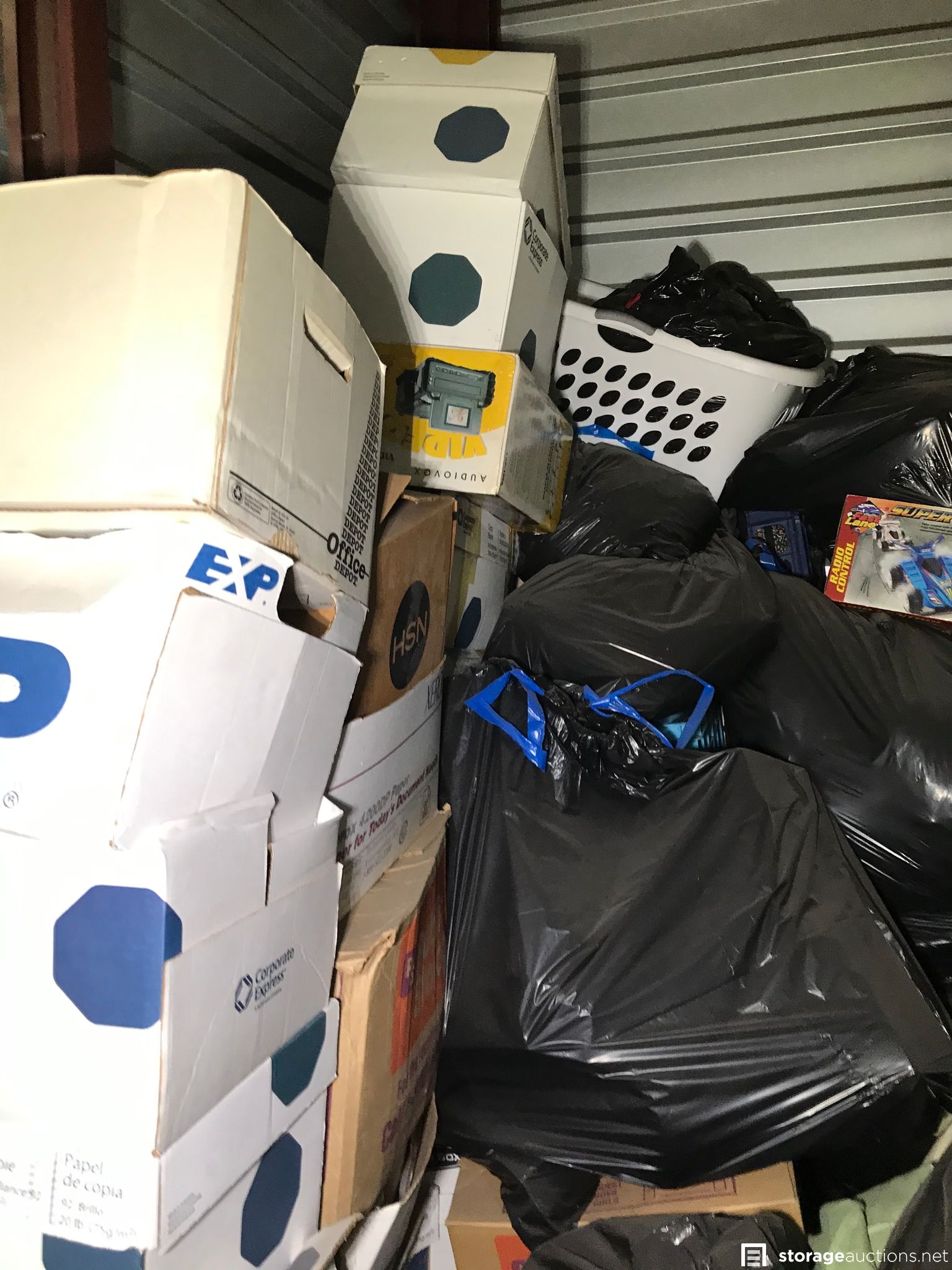 Storage auction 17676 at Price Self Storage La Brea