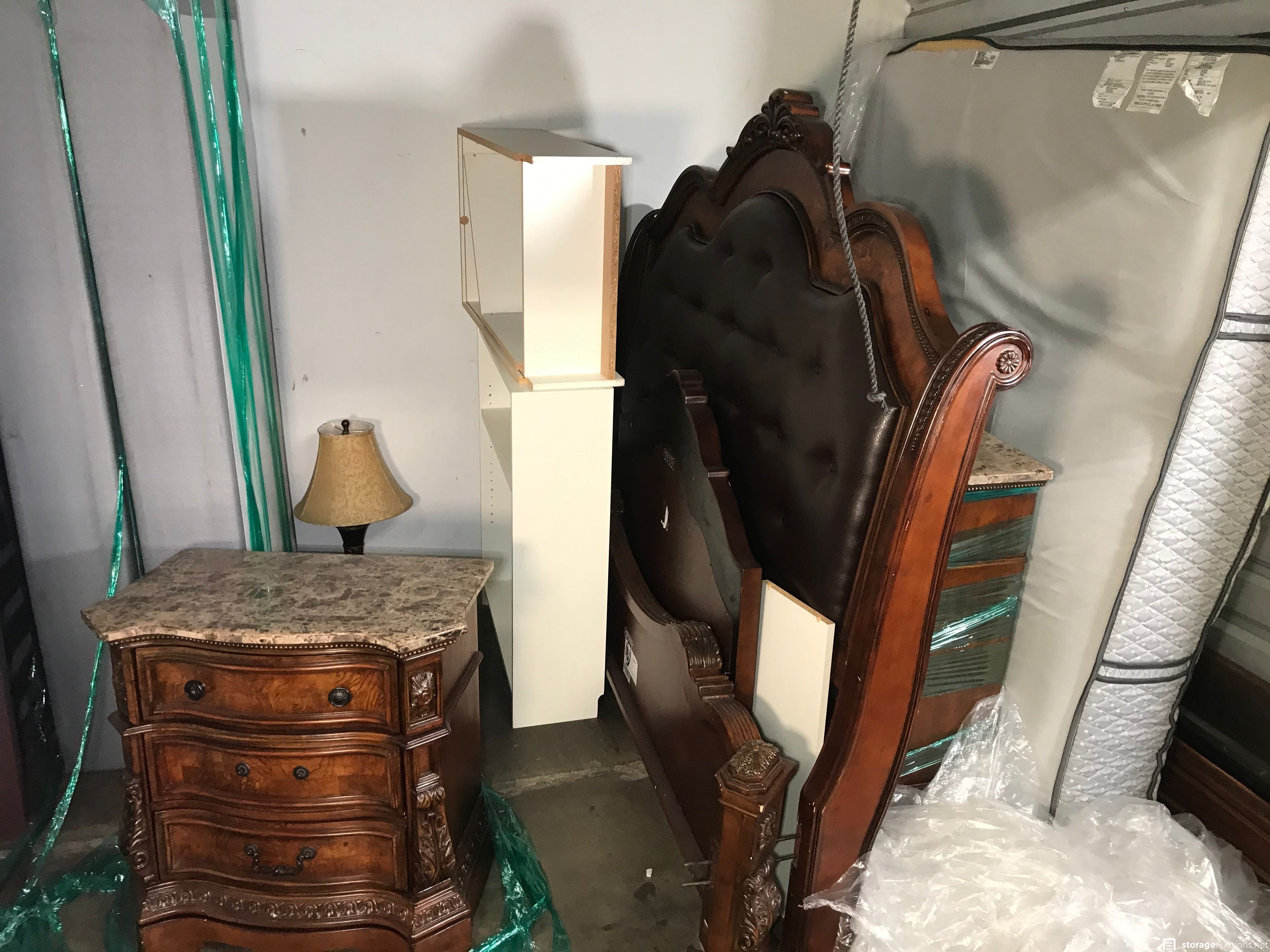 Storage auction 17632 at Price Self Storage La Brea