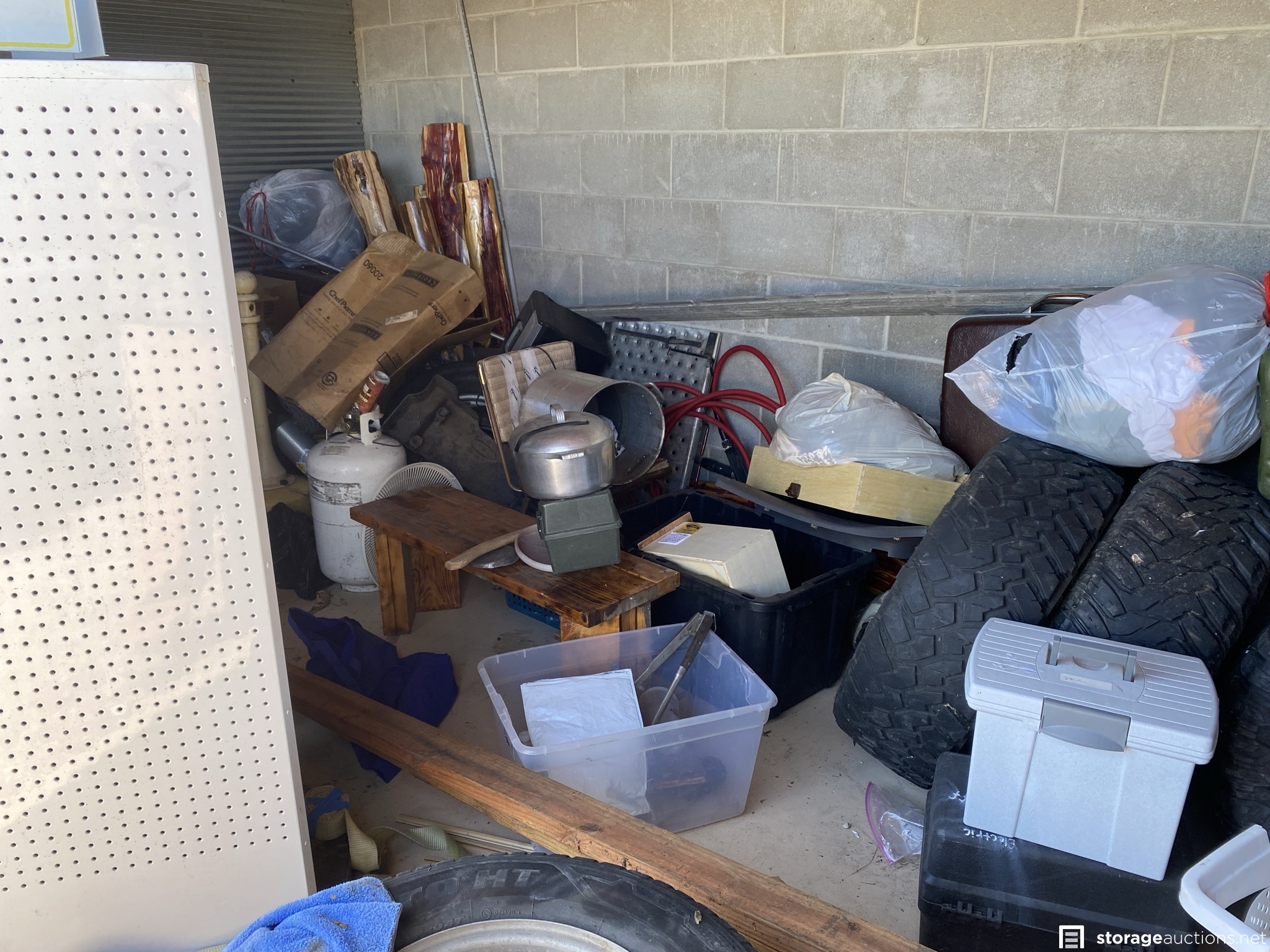 Storage auction 23723 at K4 Storage Grand Island Locust