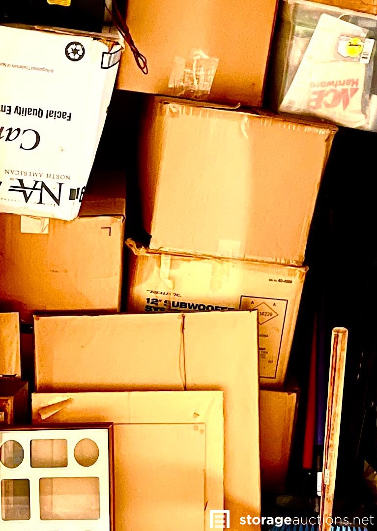 Storage auction 24788 at Rooms4Storage
