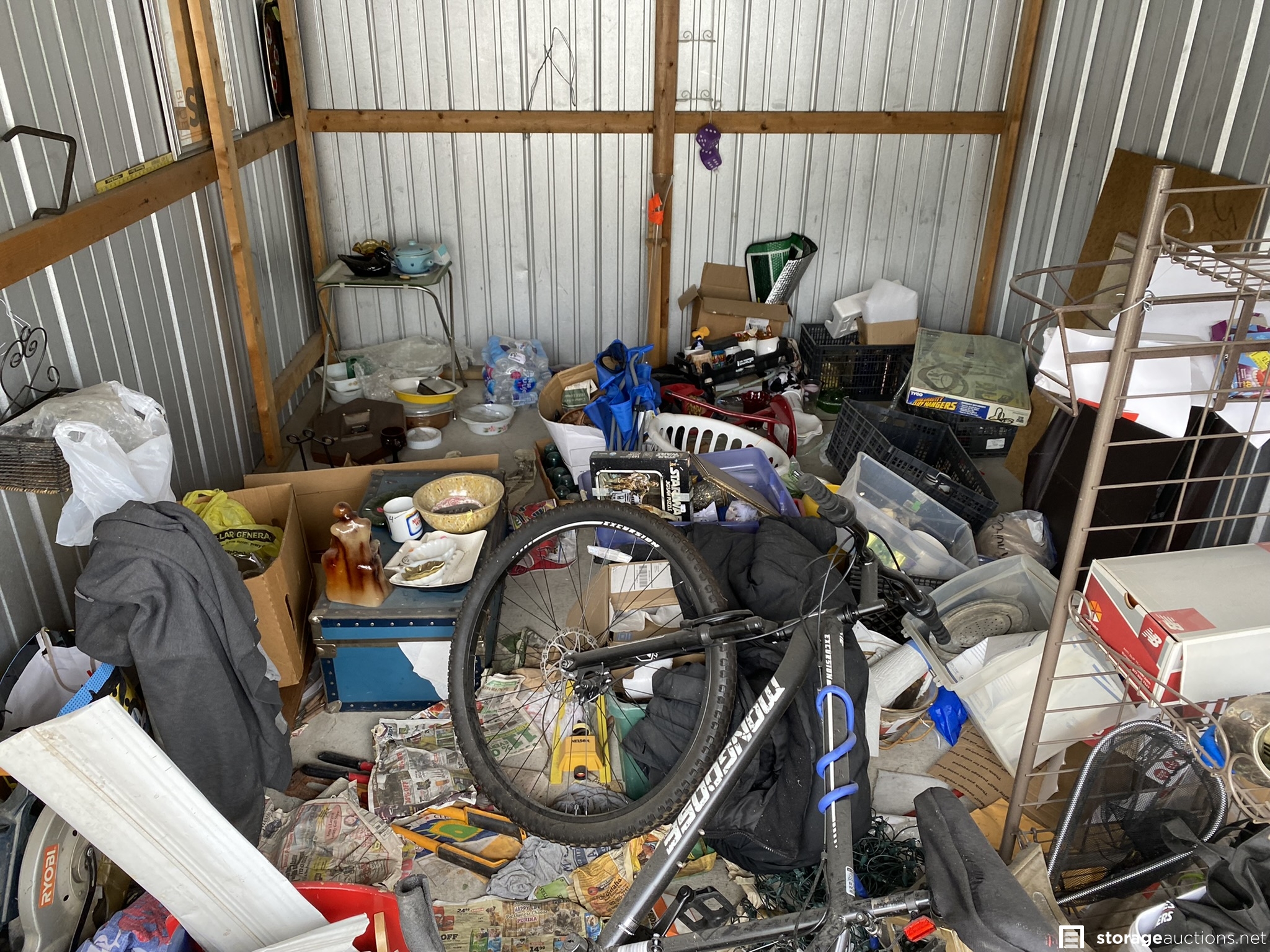 Life Storage Auction - 6906p07