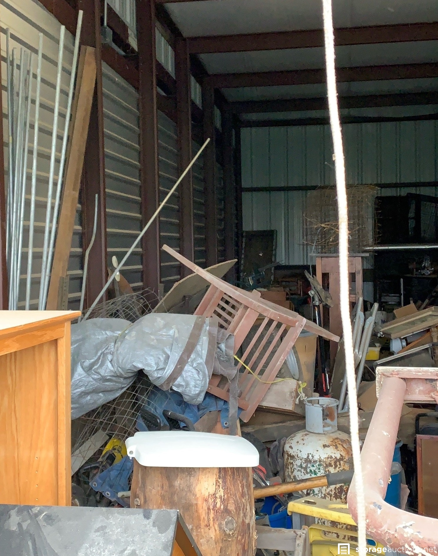 Storage auction 27510 at LockBox Storage Bennington