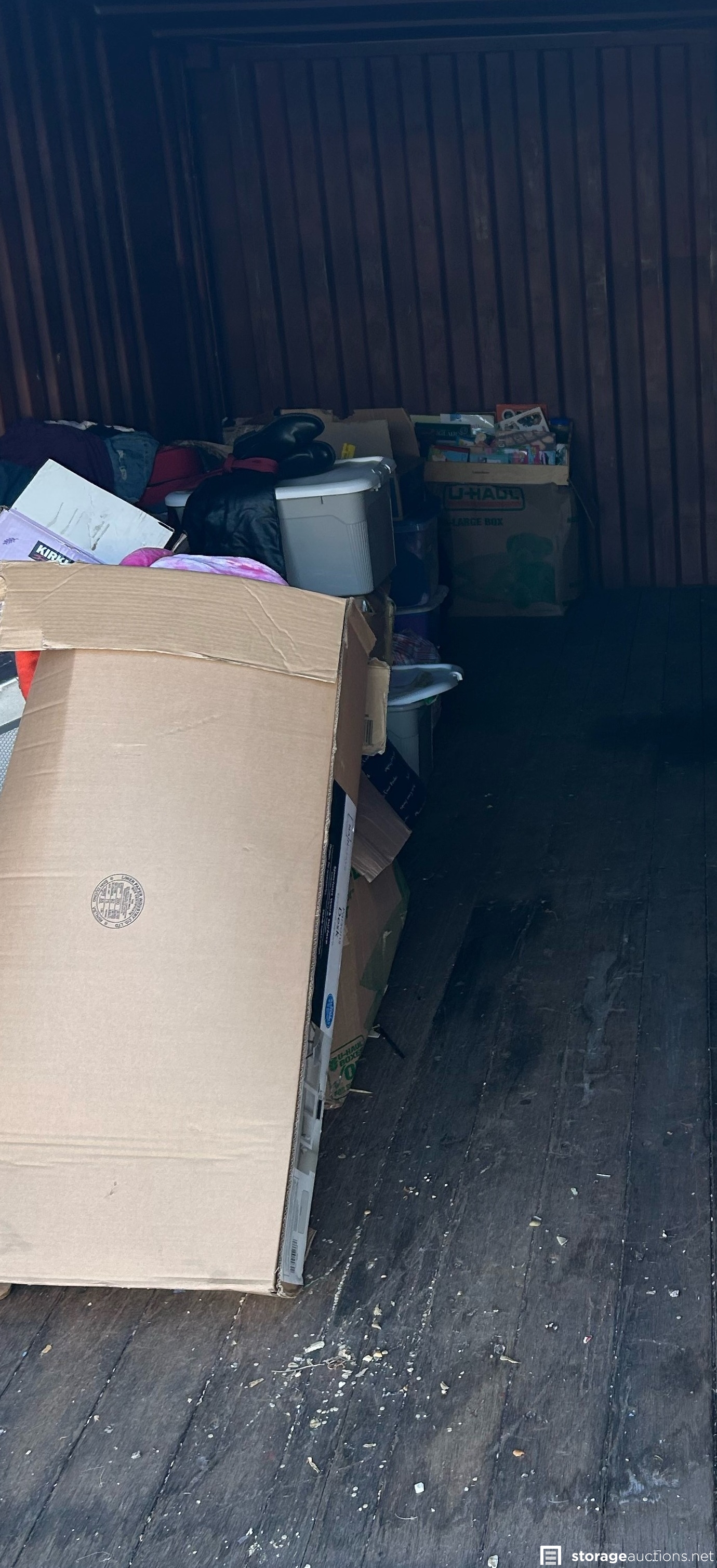 Storage auction 28288 at Arlington Self Storage