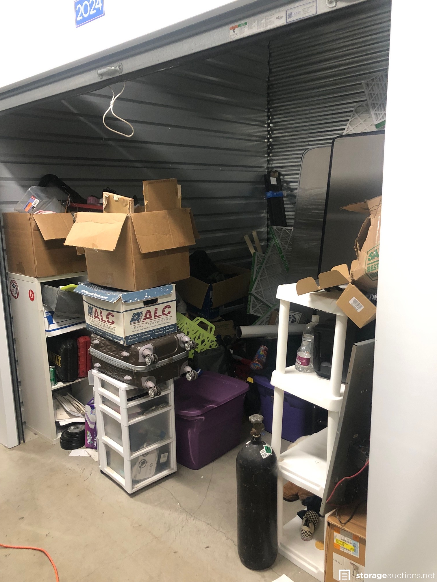 Storage auction 29045 at PacItAway Storage