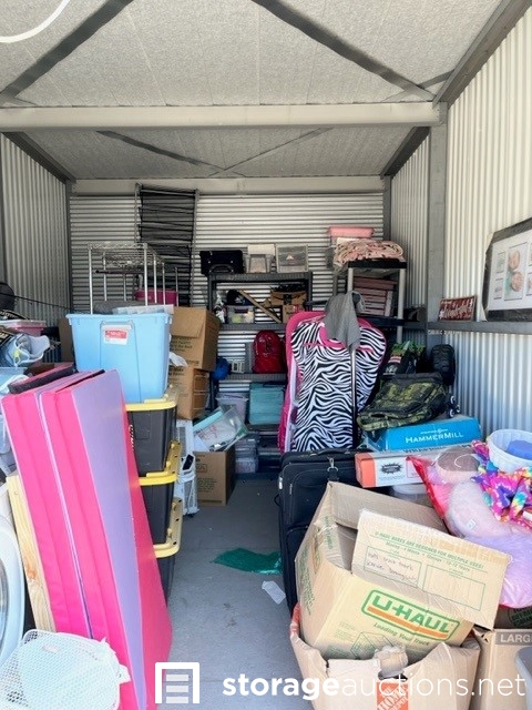 Storage auction #30895 at A Storage Place Van Buren | StorageAuctions.net
