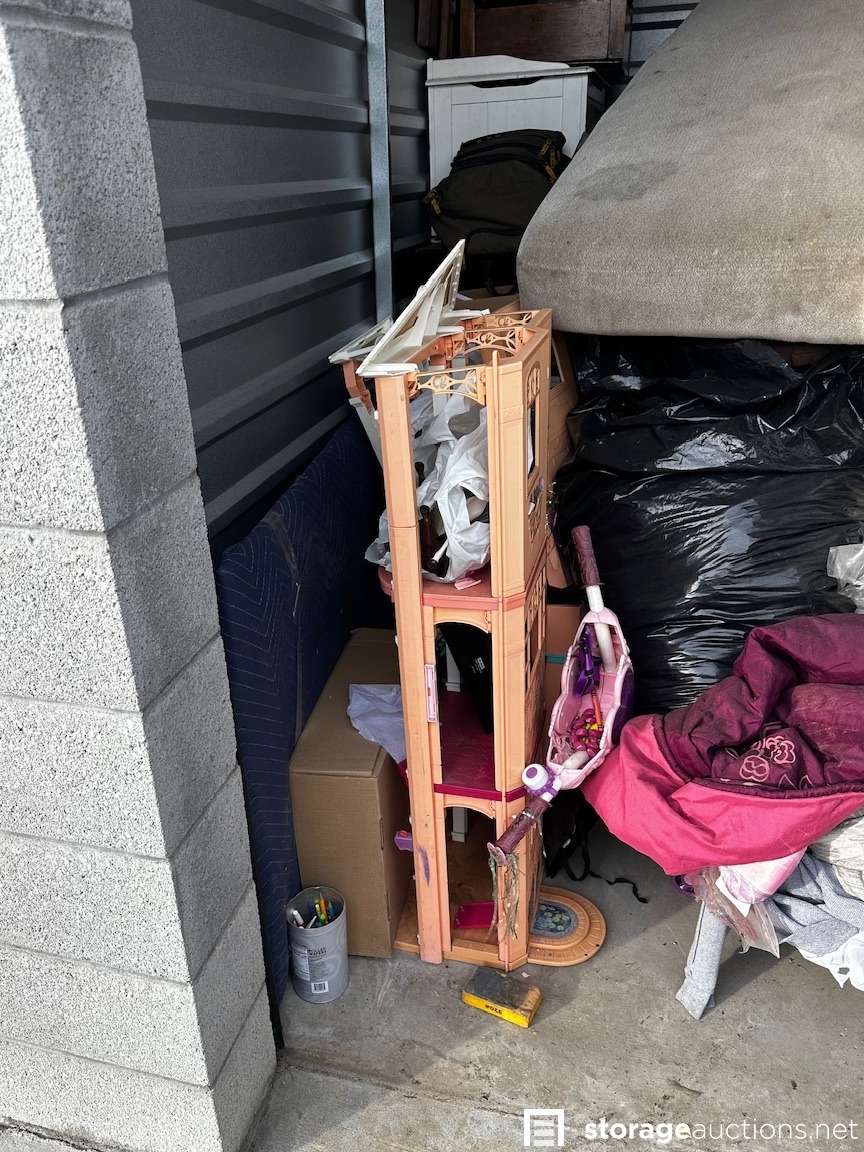 Storage auction 33122 at A Storage Place Yucaipa