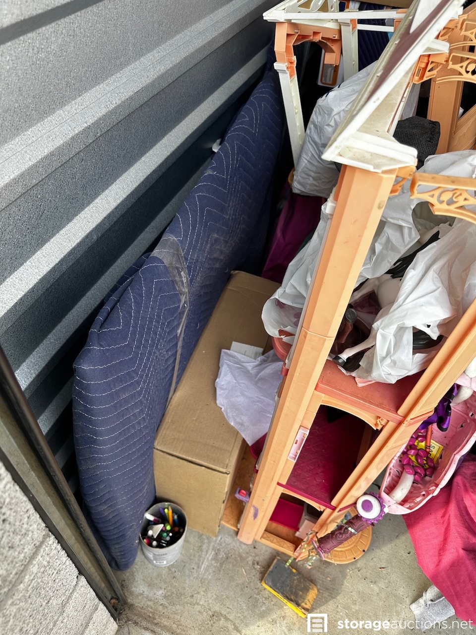 Storage auction 33122 at A Storage Place Yucaipa