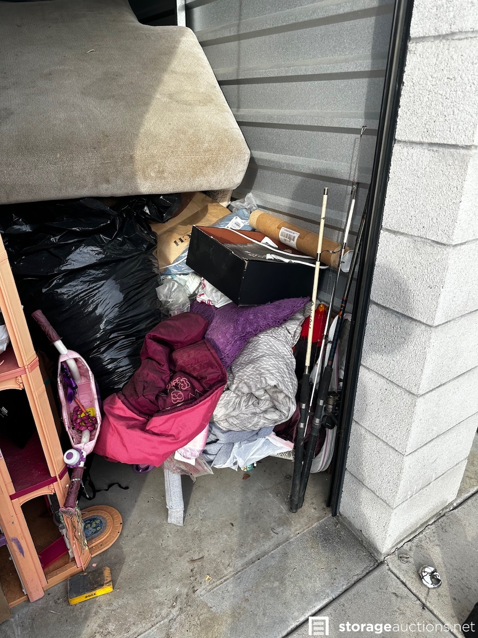 Storage auction 33122 at A Storage Place Yucaipa