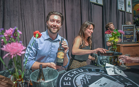 savor pouring