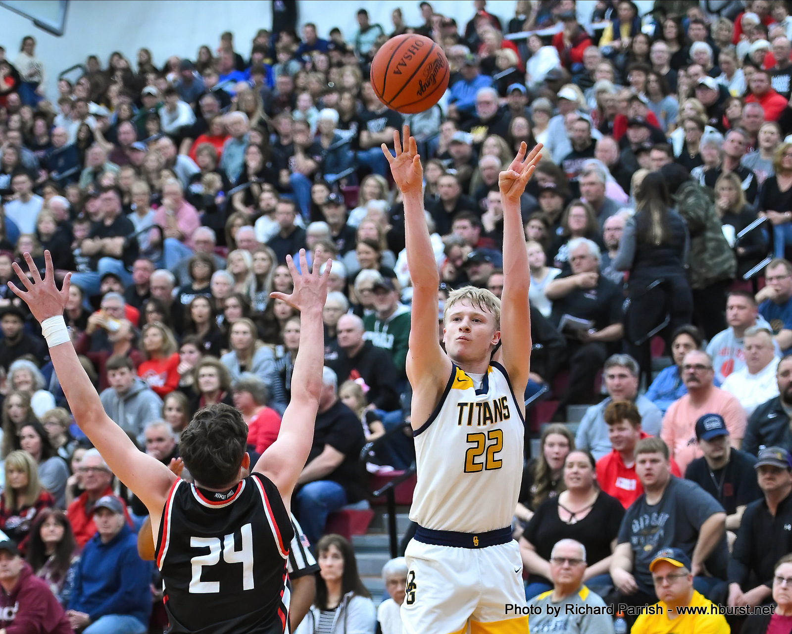 The OttawaGlandorf Titans defeat the Spencerville Bearcats 78 to 51