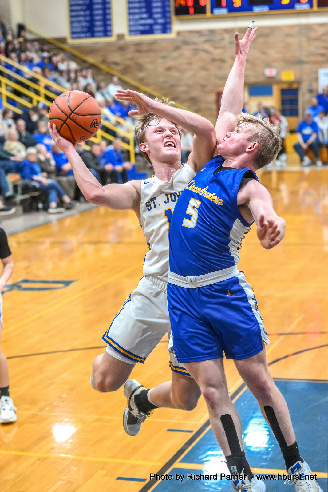 The St John's Blue Jays defeat the Lincolnview Lancers 64 to 38 ScoreStream