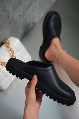 Elian Round Toe Flats