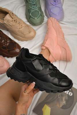 Kelia Round Toe Lug Platform Low Cut Sneakers