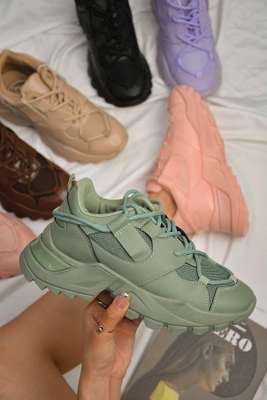 Kelia Round Toe Lug Platform Low Cut Sneakers